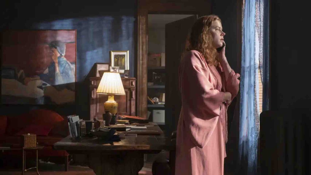 La mujer en la ventana