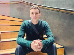 El Silencio Retrato Aron Piper